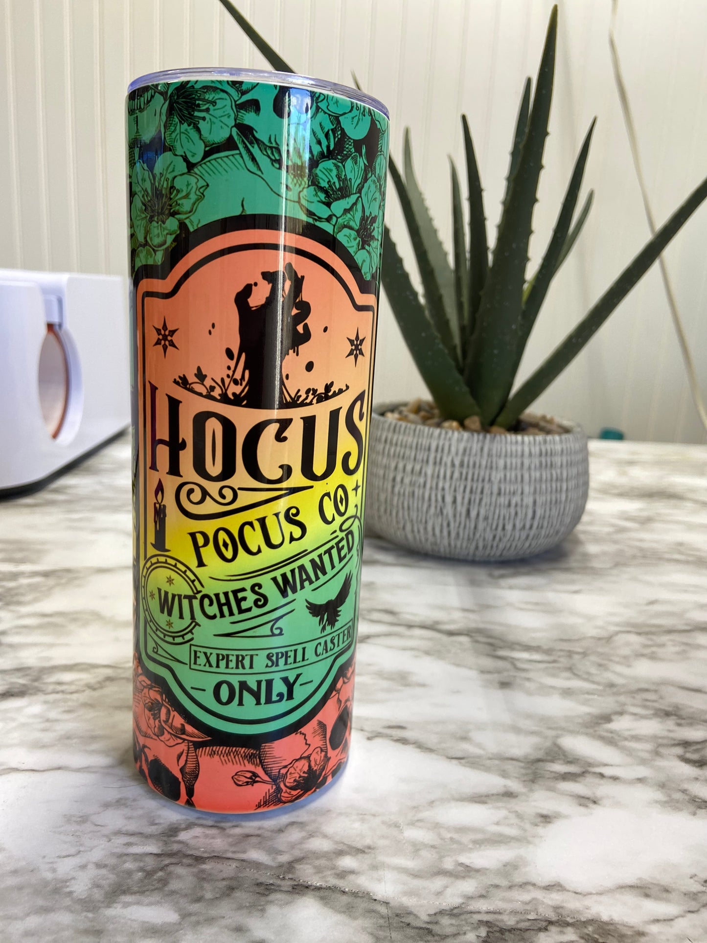 Hocus pocus witches wanted 20 oz Tumble green