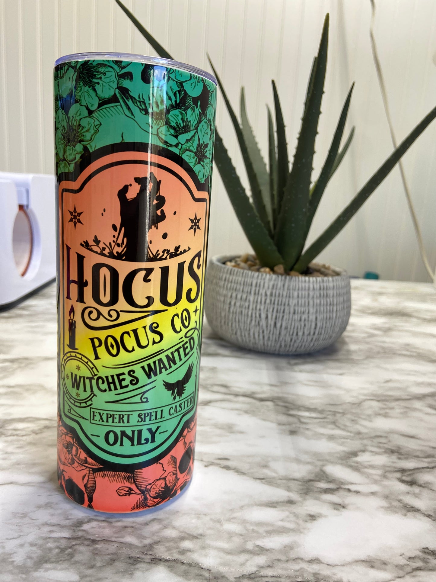 Hocus pocus witches wanted 20 oz Tumble green